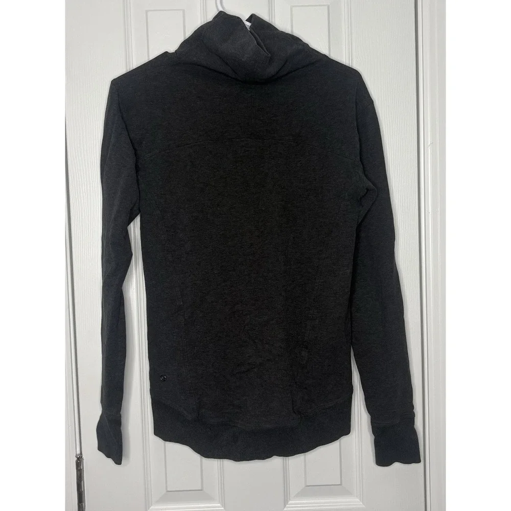 Lululemon Women's Athletic Pullover Sweatshirt Grey‎ Size 4